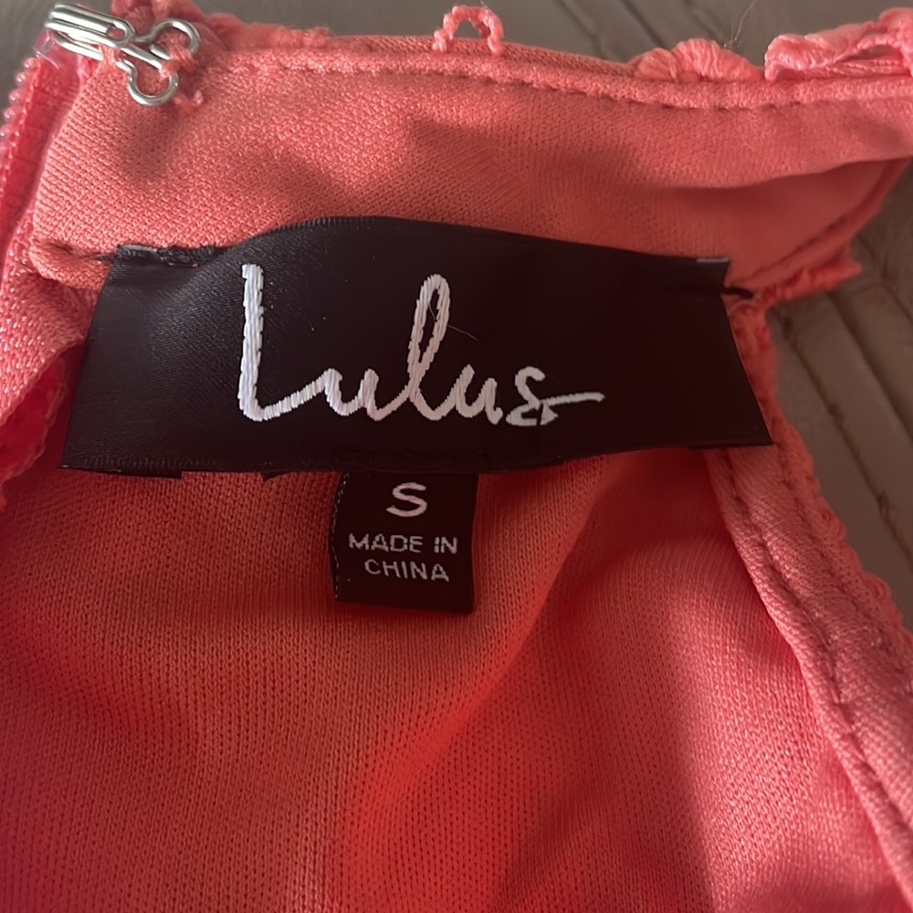 Lulus love poem dress in coral . Size small - Picture 6 of 10